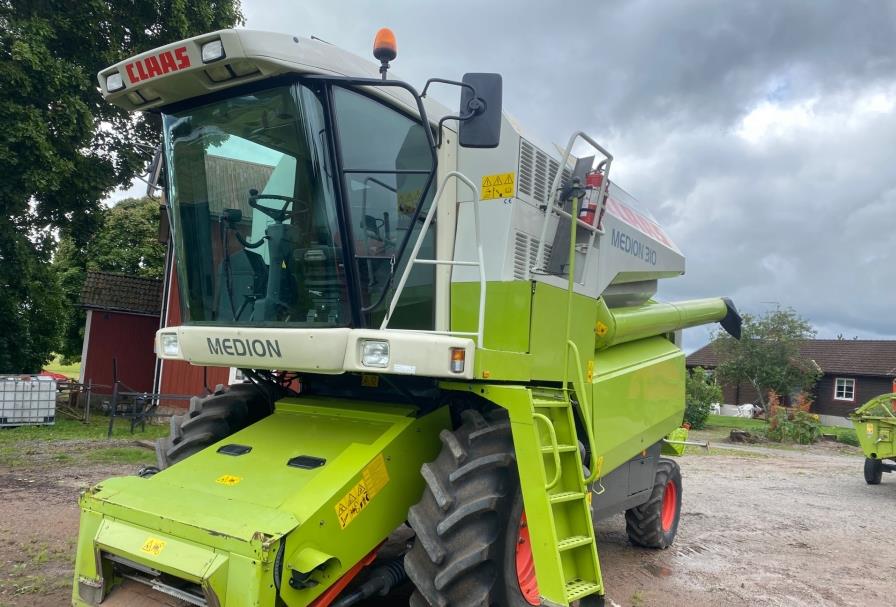 2002 Claas Medion 310